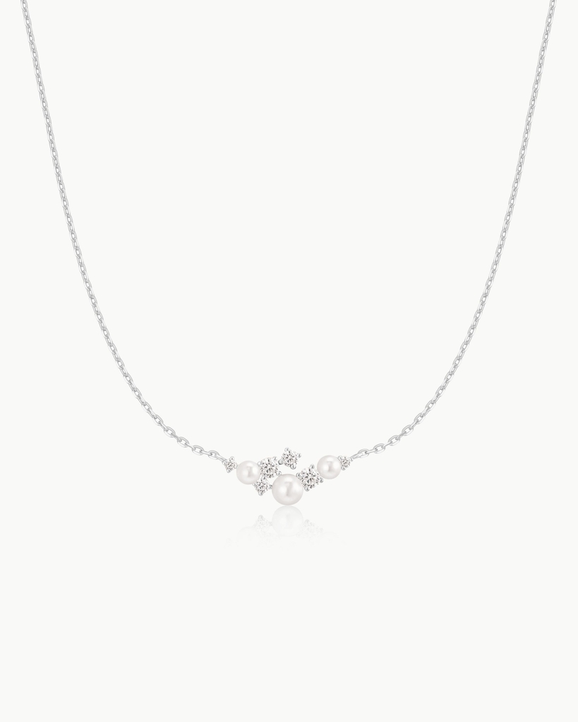 Collier argent, zircons incolores, perles