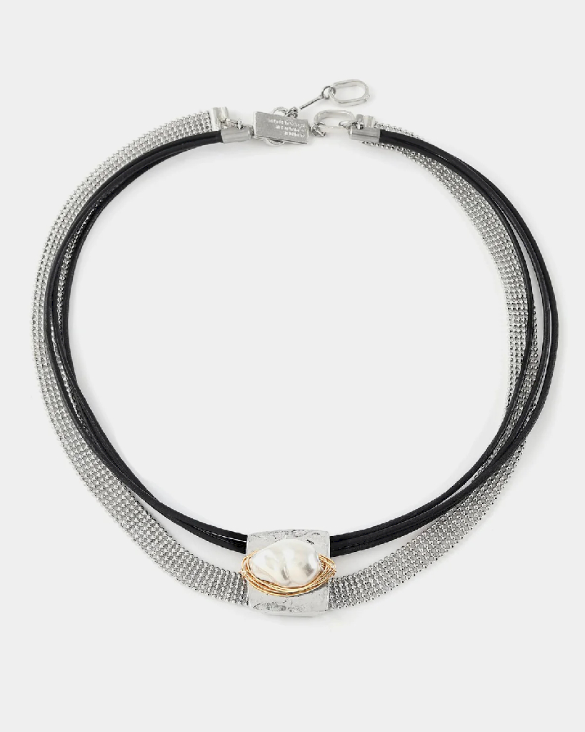 Collier étain 2 tons (blanc et jaune), cuir noir, perle de verre nacré