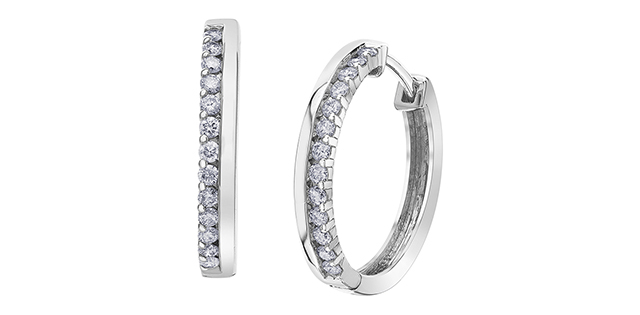 Anneaux de type huggies or blanc 10 carats, 33 points de diamant total - DX958W32 - Corona