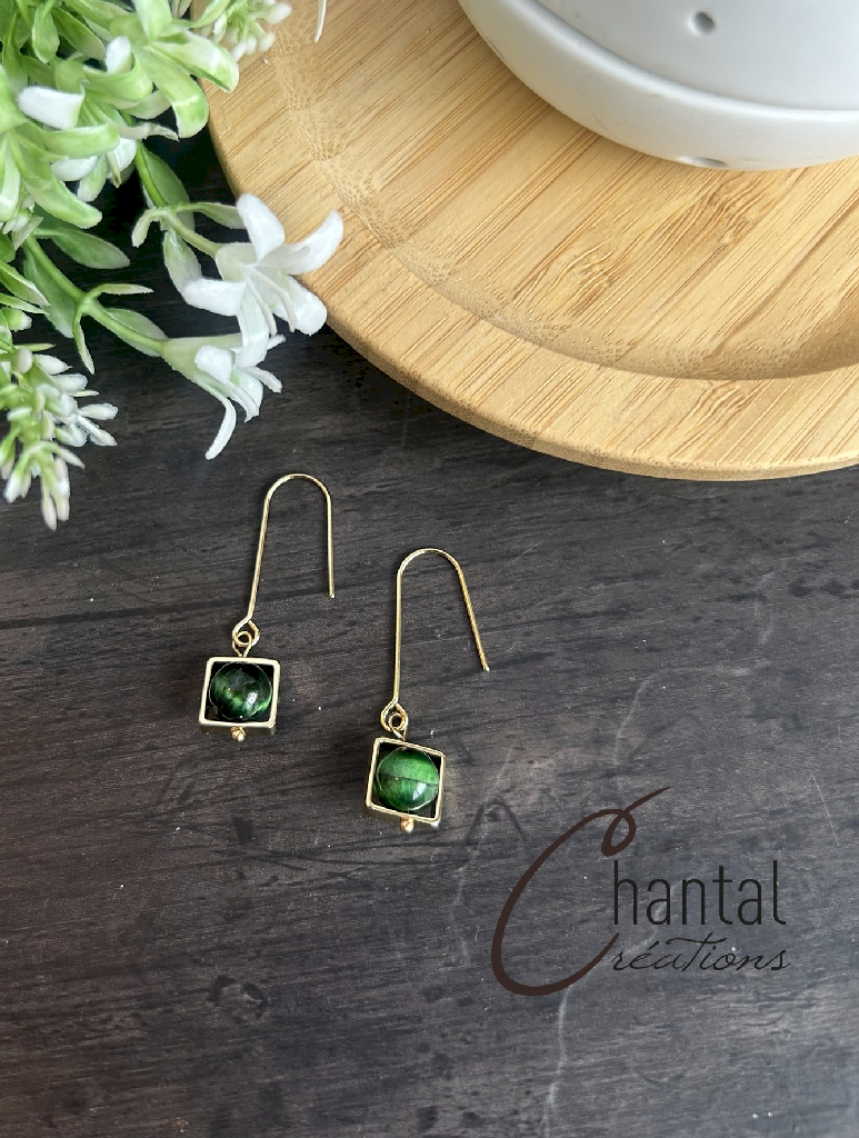 Boucles d'oreilles pendantes Caroline verte, acier inoxydable doré, oeil-de-tigre vert - 25-BO-35 - Création Chantal