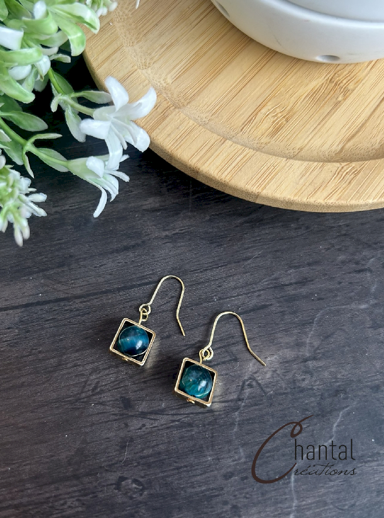 Boucles d'oreilles pendantes Caroline turquoise, acier inoxydable doré, oeil-de-tigre turquoise - 25-BO-31 - Création Chantal