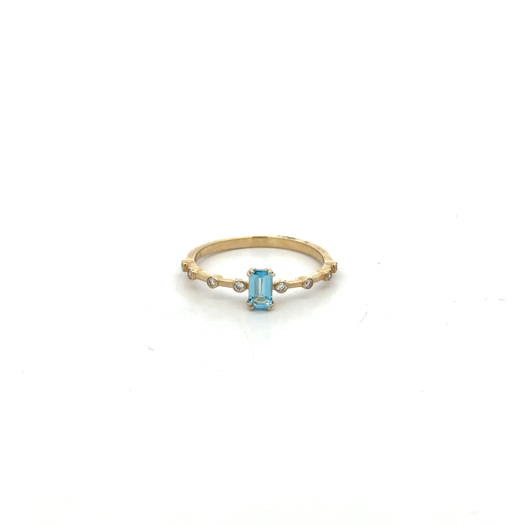 Bague or jaune 10 carats, topaze bleue, 10 points de diamant total