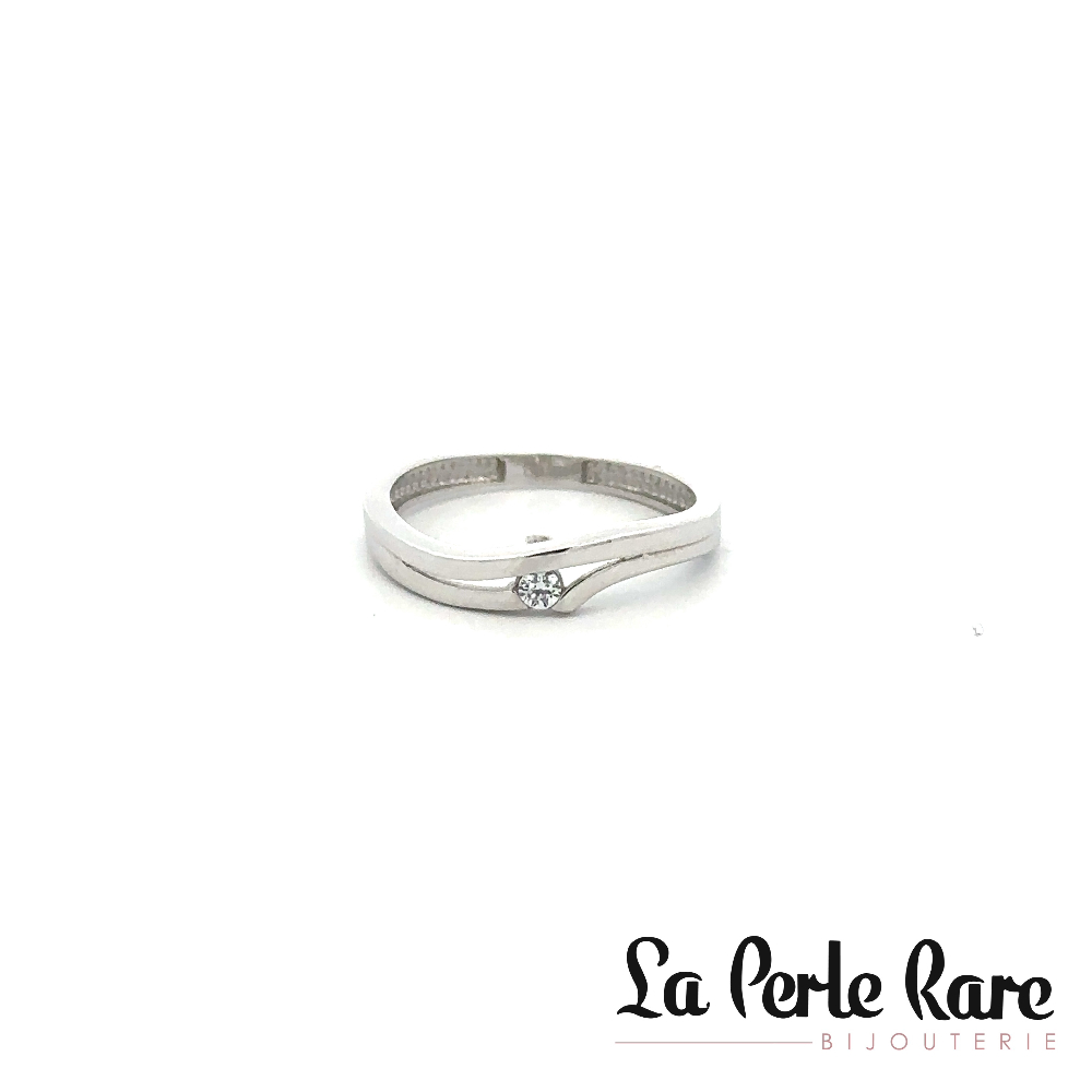 Bague or blanc 10 carats, zircon incolore Bague or blanc 10 carats, zircon incolore