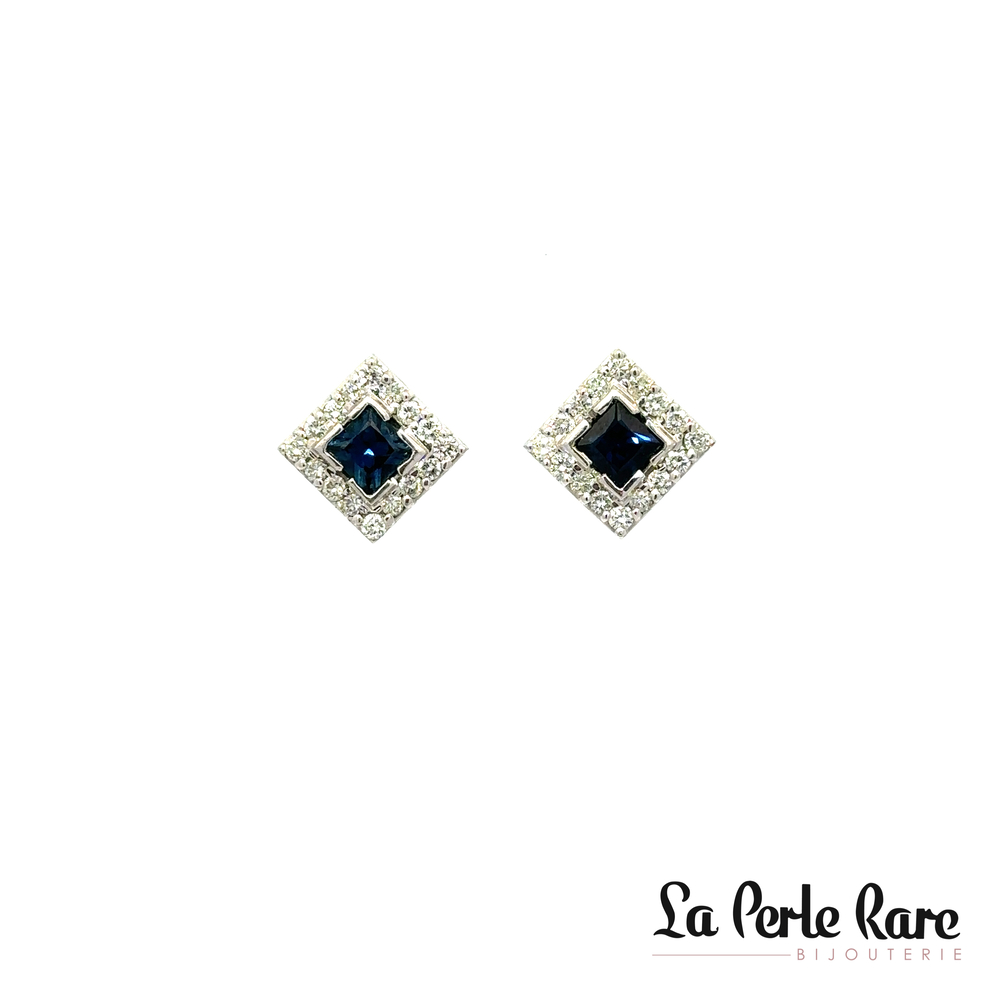 Boucles d'oreilles fixes en or blanc avec 50 points de diamants et saphir de 100 points - ER048894 - Exclusivités