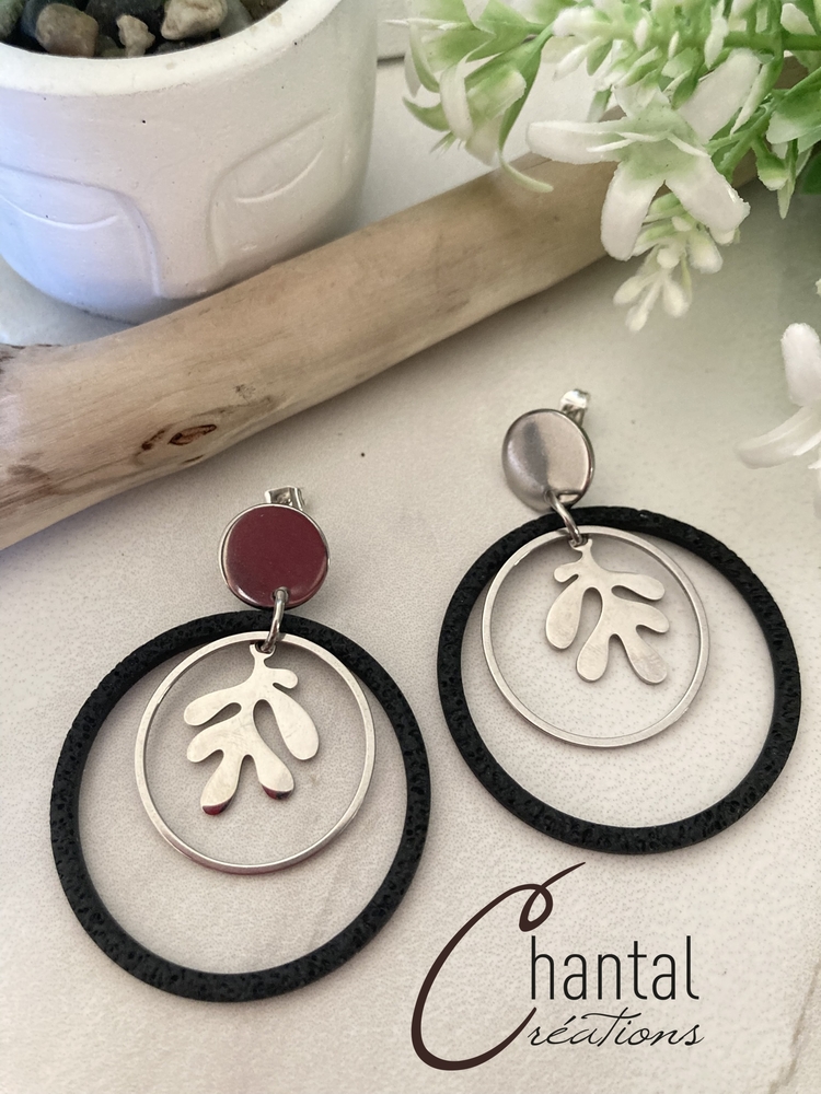 Boucles d'oreilles pendantes Saturne feuille, argile polymère, acier inoxydable - 25-BO-16 - Création Chantal