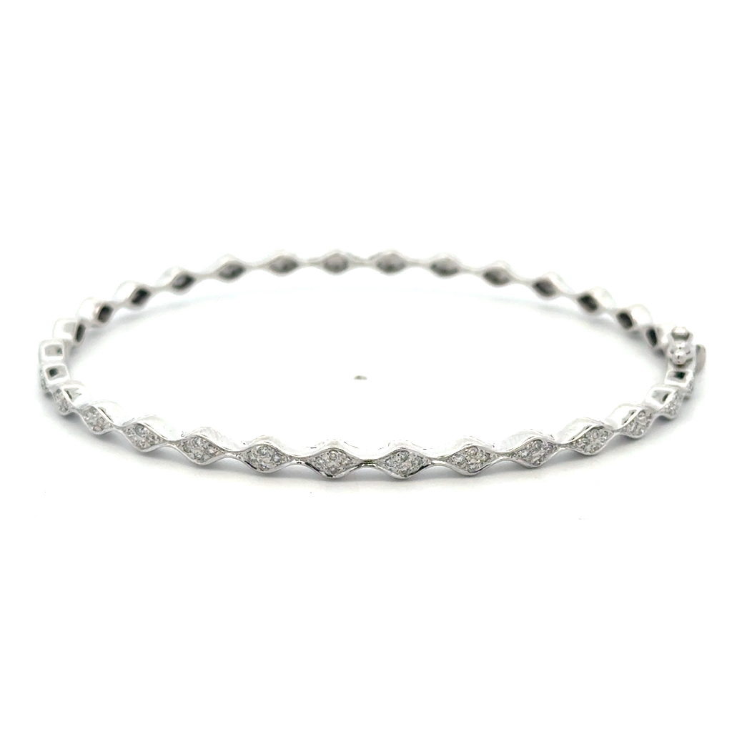 Bracelet rigide or blanc 30 pts de diamants total