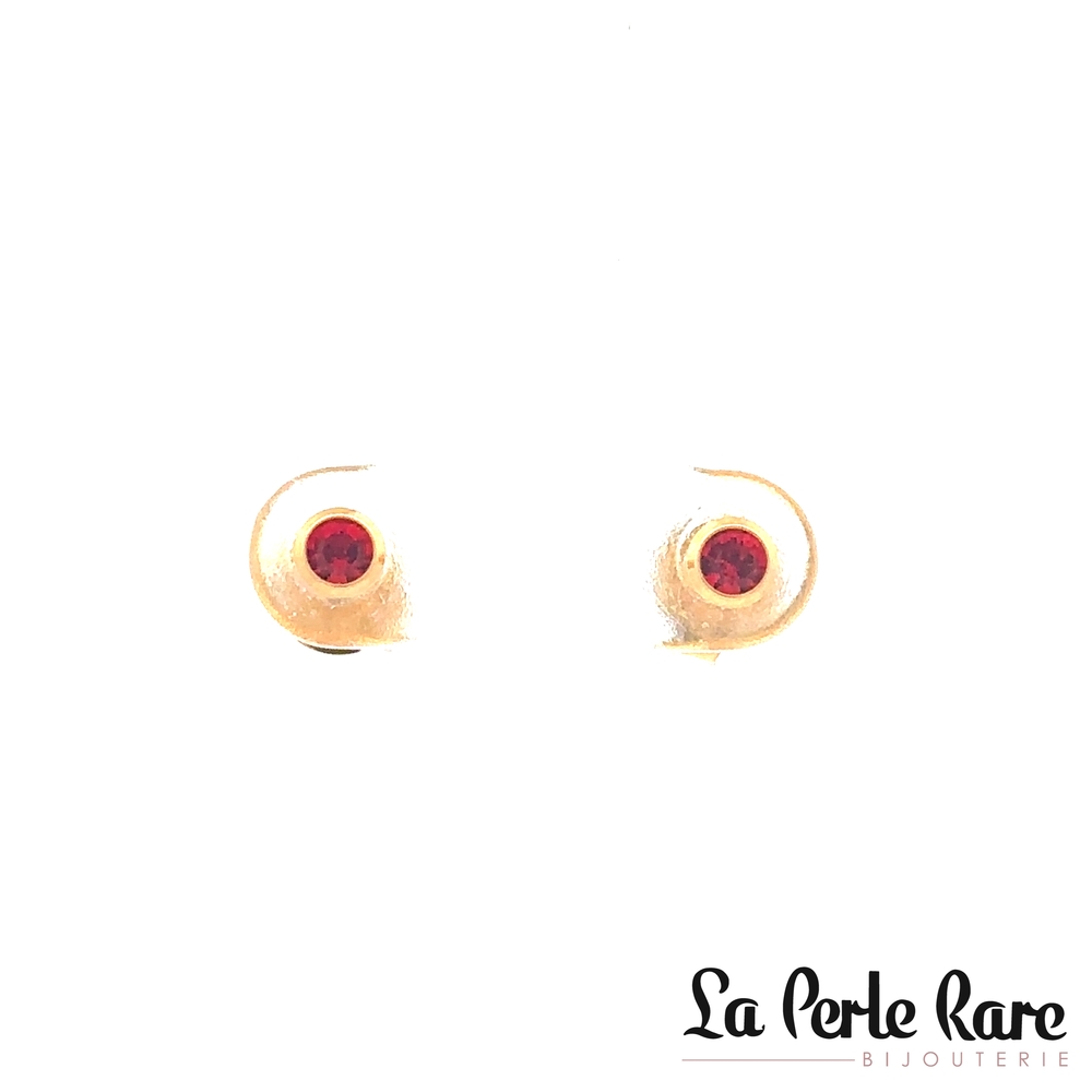 Boucles d'oreilles fixes acier inoxydable doré, zircons rouges - LPR-2720 - Exclusivités