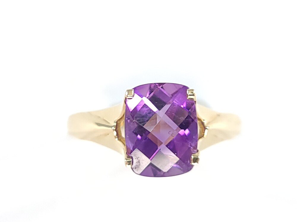 Bague or jaune avec amethyste Bague or jaune avec amethyste