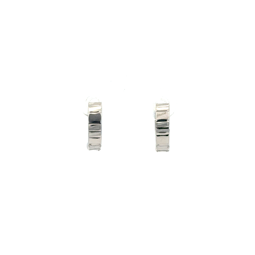 Anneaux de type huggies texturés, or blanc 10 carats Anneaux de type huggies texturés, or blanc 10 carats