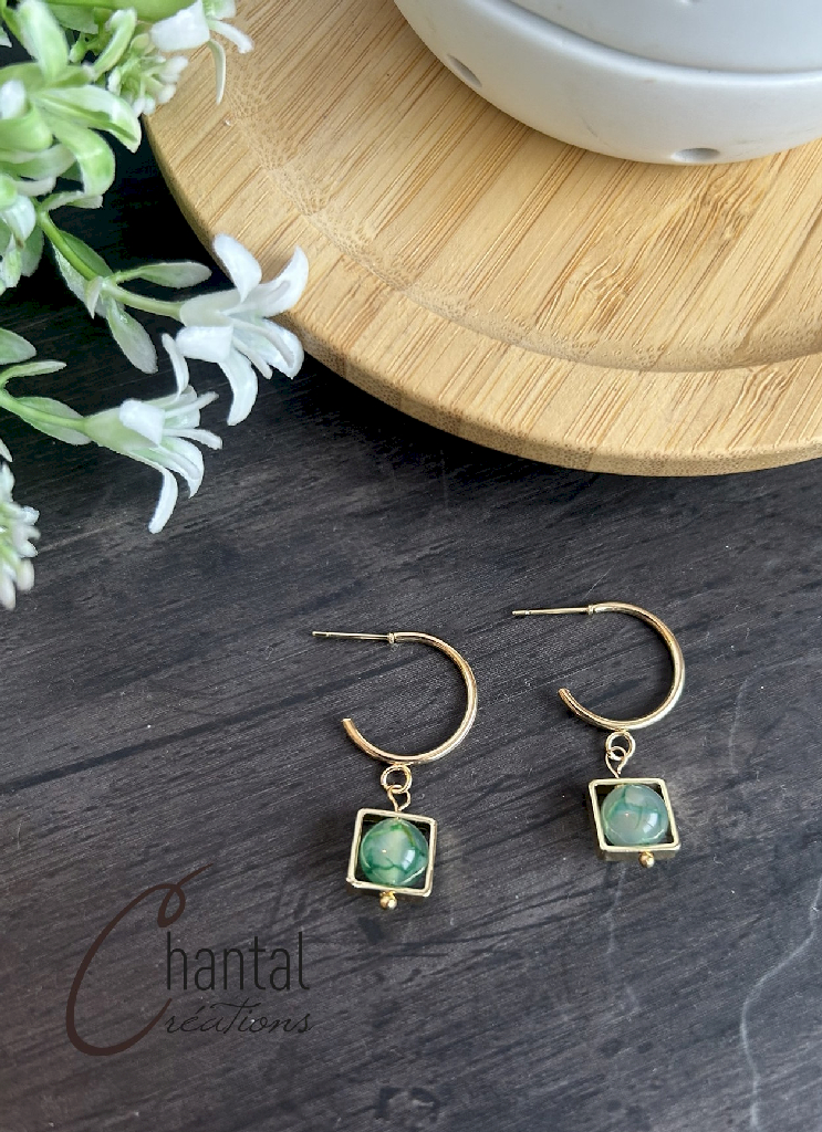 Anneaux Caroline dragon, acier inoxydable doré, agates dragon vertes - 25-BO-39 - Création Chantal