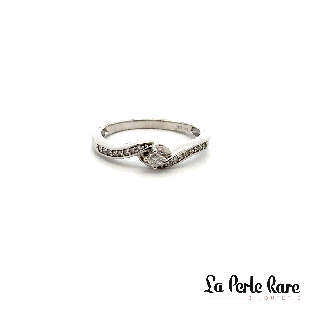 Bague or blanc 10 carats, 15 points de diamants total