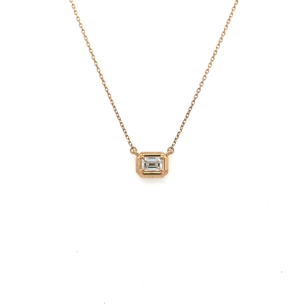 Pendentif en or jaune 10 carats avec 33 points de diamants de laboratoire au total