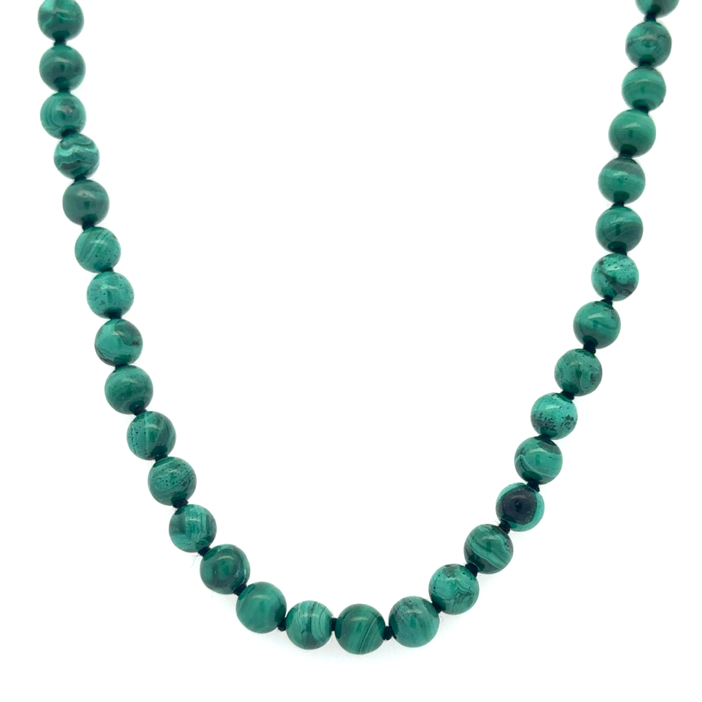 Collier malachites, fermoir or jaune 10 carats