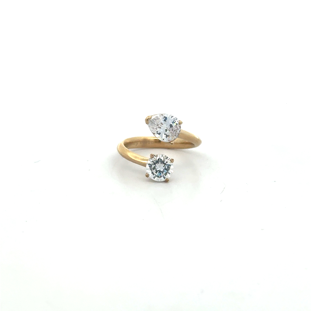 Bague acier inoxydable avec finition en or et zircons incolores