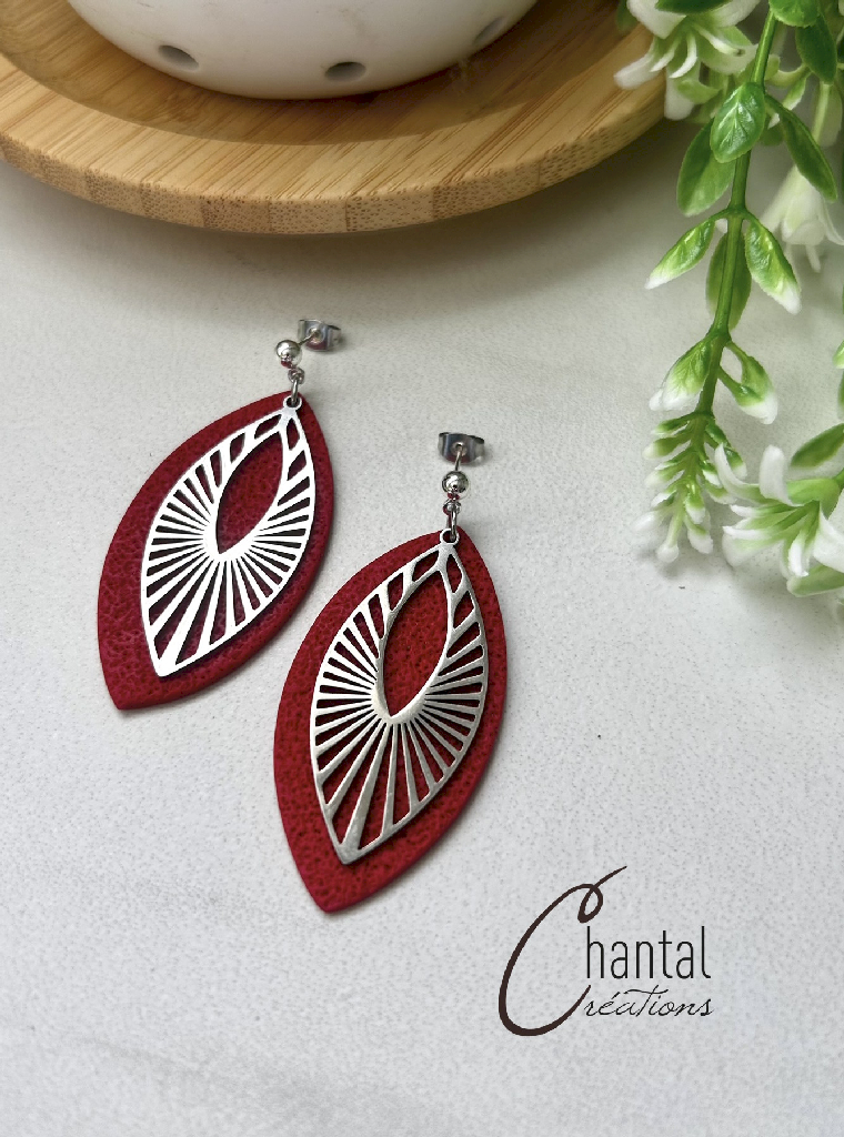 Boucles d'oreilles pendantes Féline rouge, argile polymère, acier inoxydable