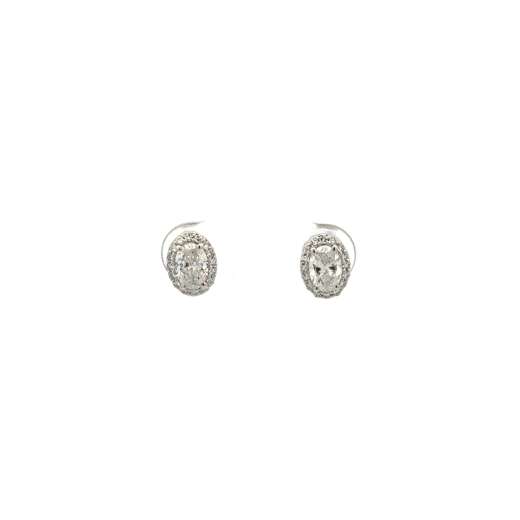 Boucles d’oreilles fixes en or blanc 10 carats avec 100 points de diamants de laboratoire au total