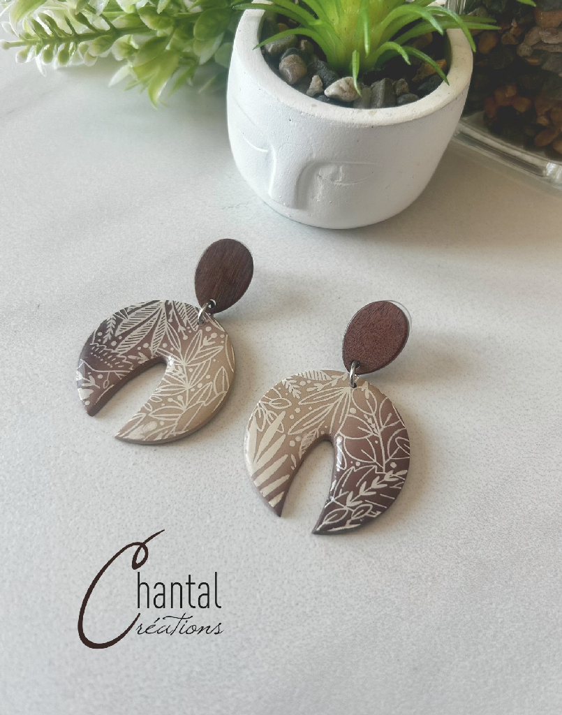Boucles d'oreilles pendantes Luna marron, argile polymère, bois, acier inoxydable