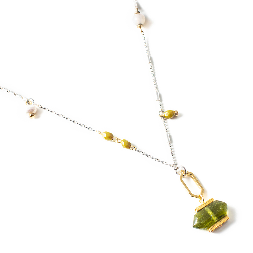 Collier étain, or 22kt, perles, verre