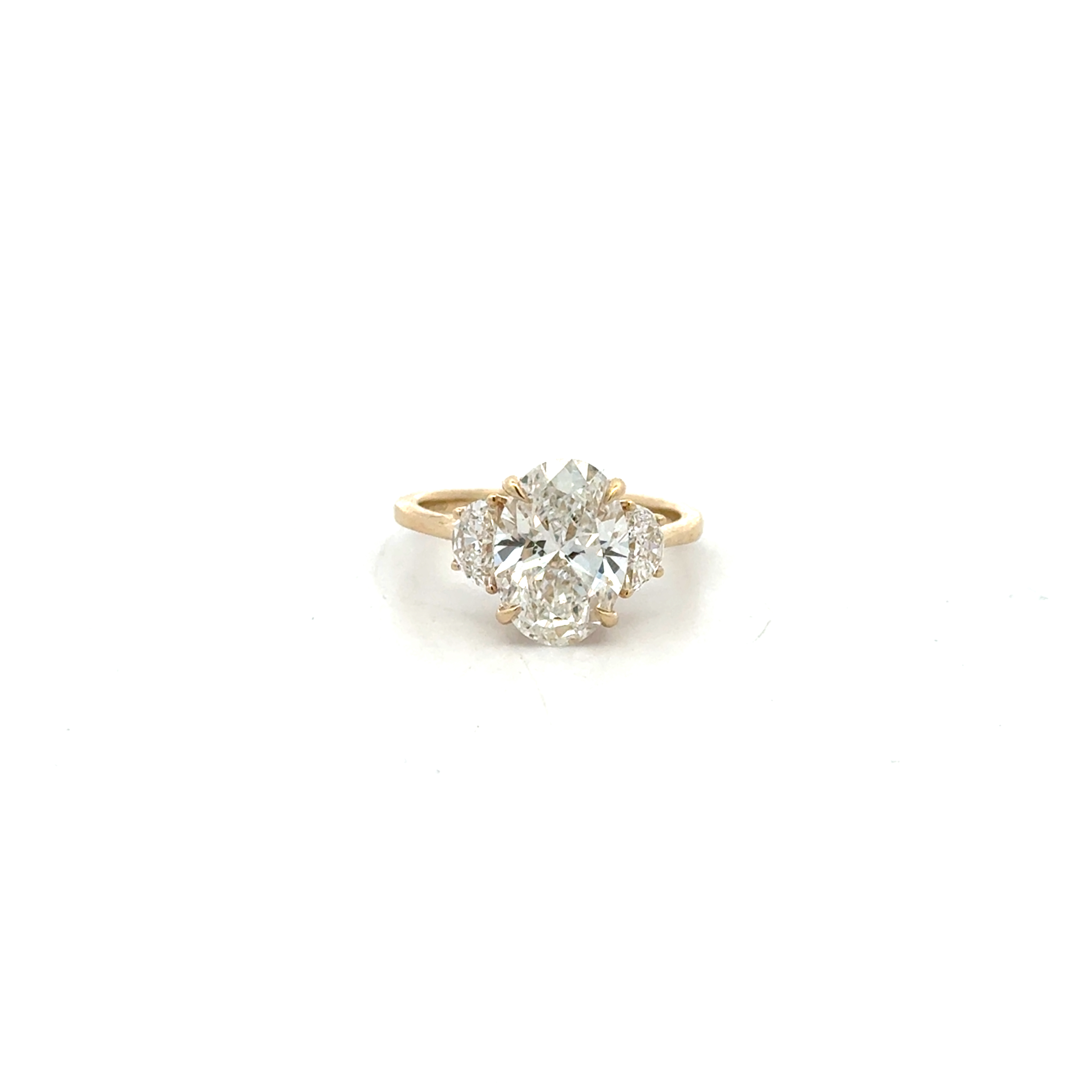 Bague trinité, or jaune 14 carats, 350 points de diamant de laboratoire total, certificat