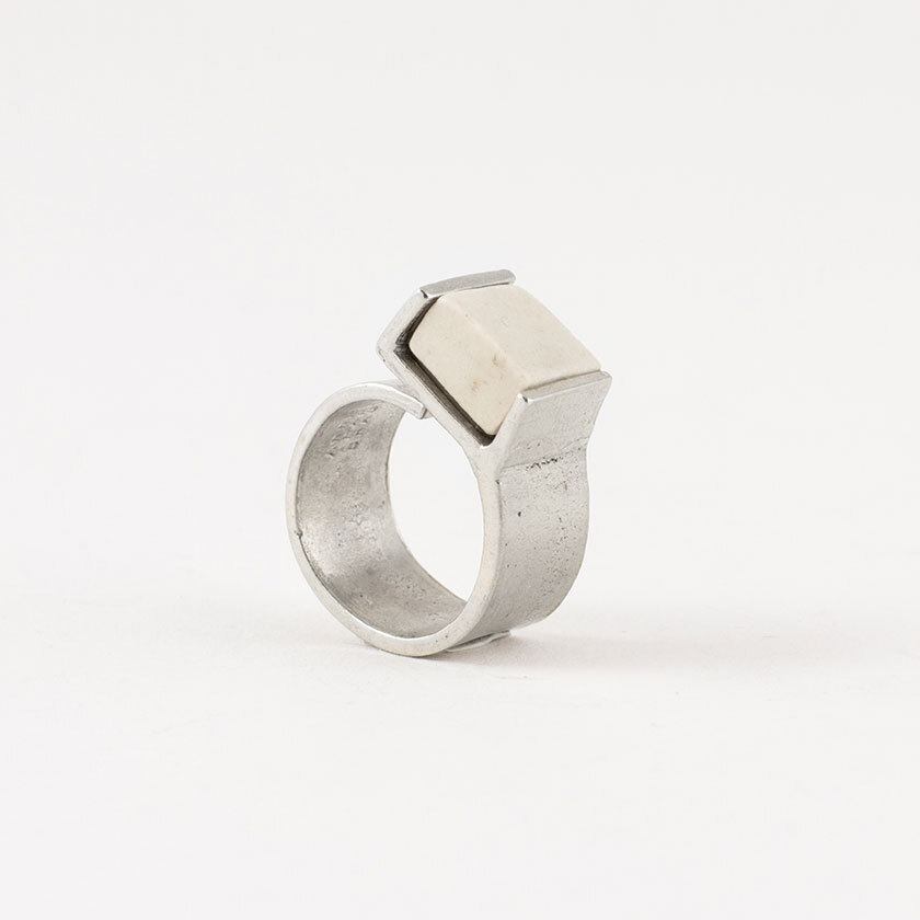 Bague ajustable en étain et verre - BELLA-CERAMIQUE - Anne-marie Chagnon