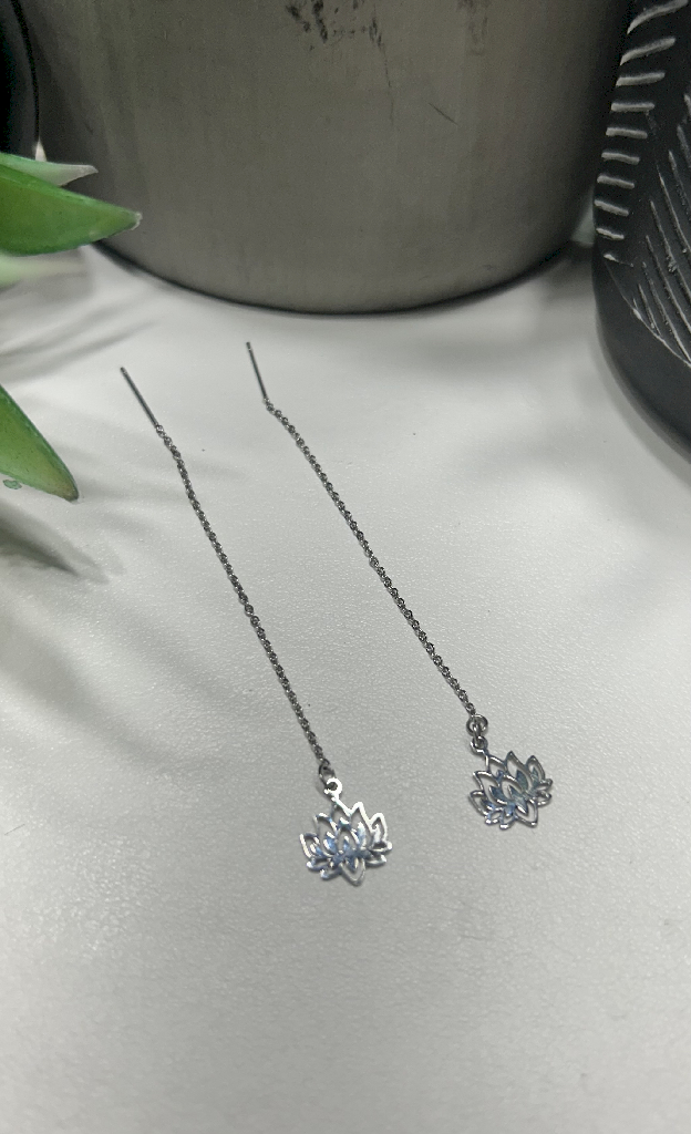 Boucles d'oreilles chaînette Shany lotus argenté, acier inoxydable