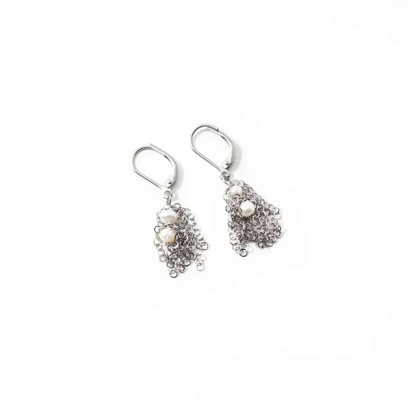 Drop earrings in steel and beads