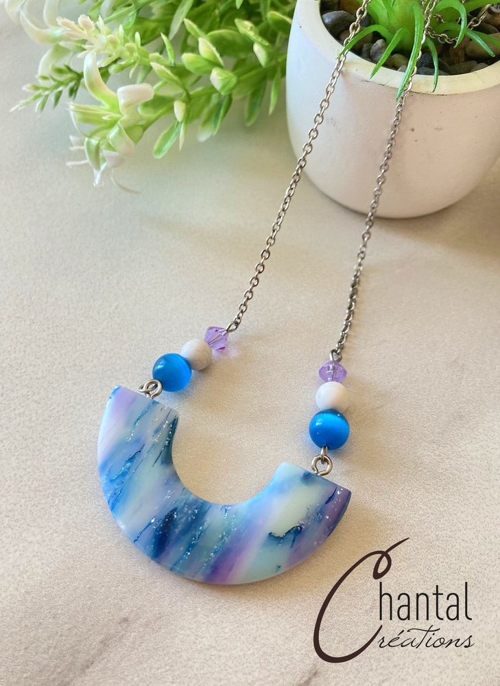 Collier Coralie bleu, argile polymère, acier inoxydable, perles de verre - 25-CO-6 - Création Chantal