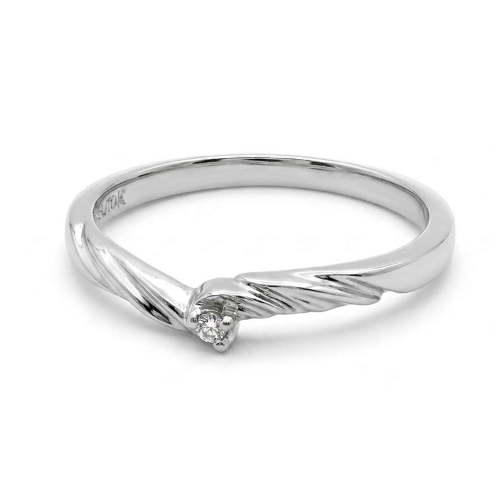 Bague or blanc 10 carats, 1.5 points de diamant total