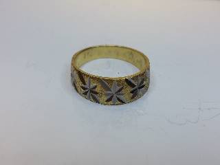 Bague en or 2 tons avec motifs Bague en or 2 tons avec motifs