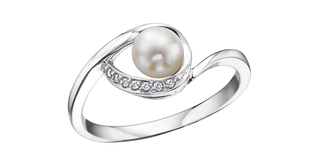 Bague or blanc perle et 3 pts dia tot