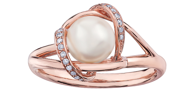 Bague or rose perle et 7 pts dia tot Bague or rose perle et 7 pts dia tot