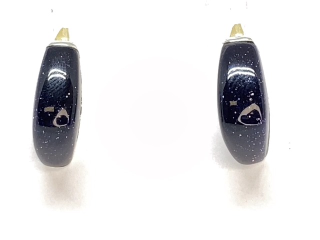 Boucle d'oreille demi avec pierre noir Boucle d'oreille demi avec pierre noir