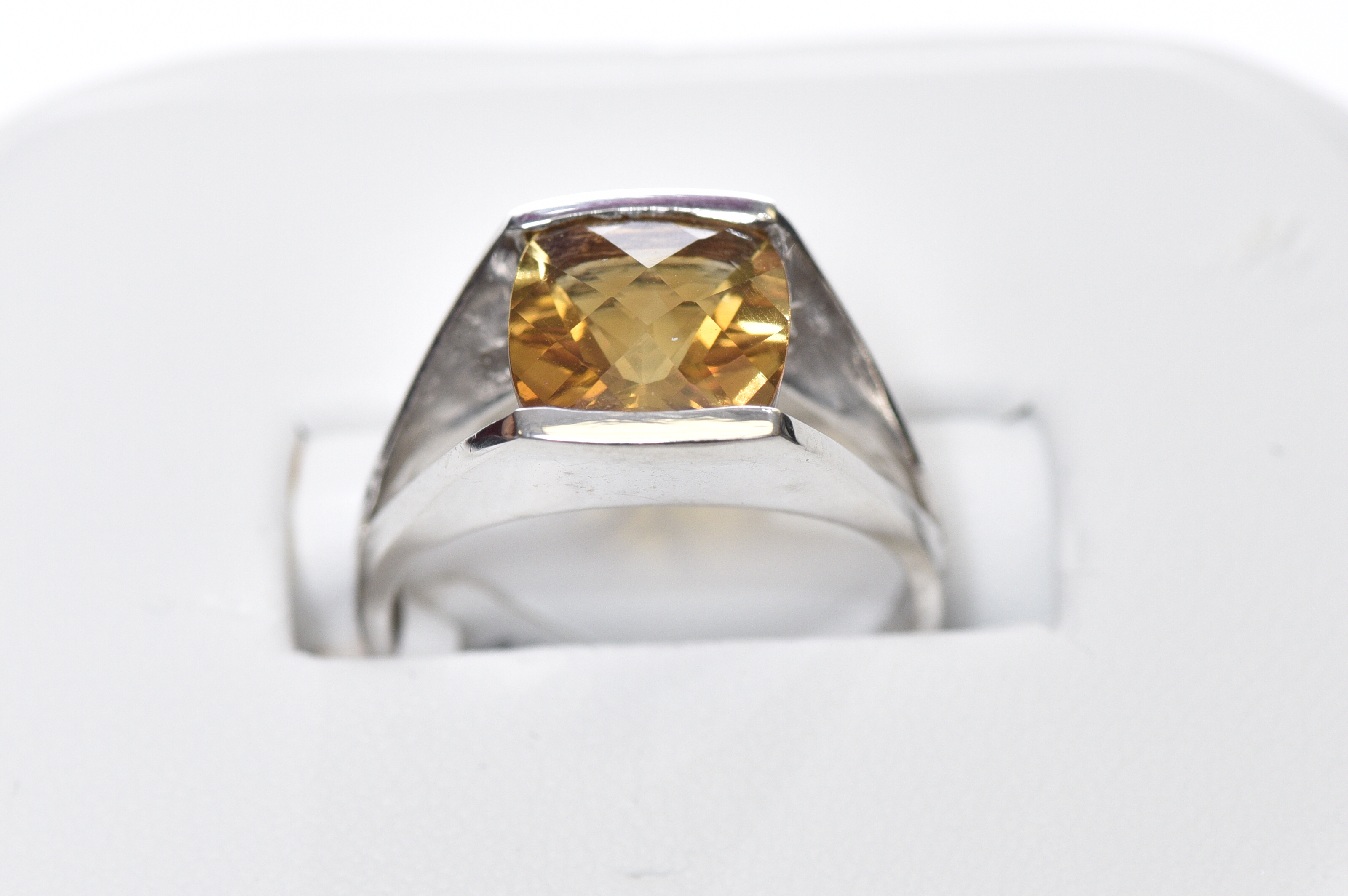 Bague or blanc avec citrine véritable