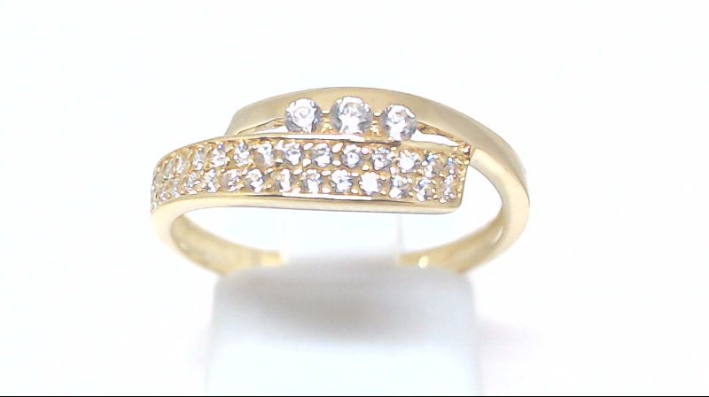 Bague en or jaune avec zircons Bague en or jaune avec zircons