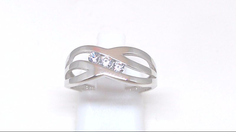 Bague en or blanc avec zircons Bague en or blanc avec zircons